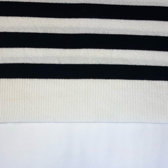 Torrid Black and White Short Sleeve lightweight sweater size 1 (14/16) - Picture 7 of 10